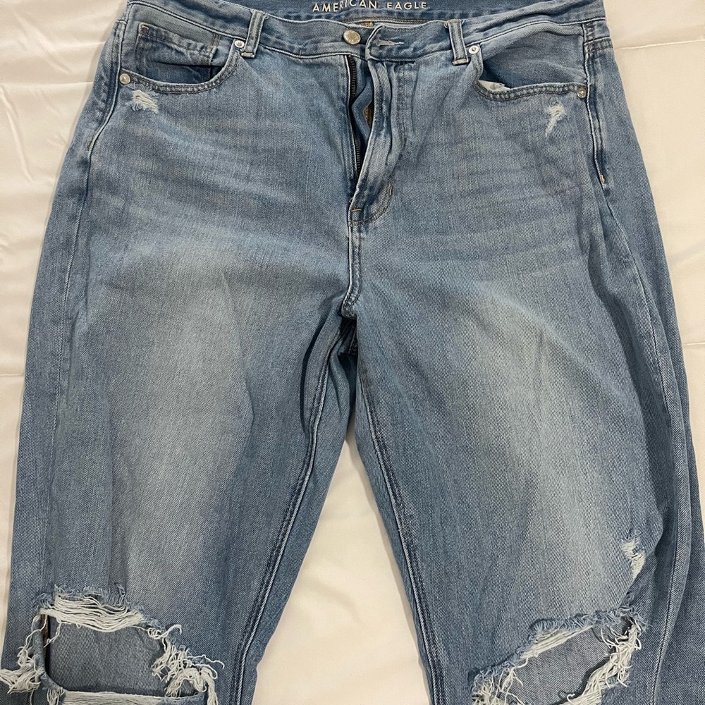 american eagle ripped knee mom jean